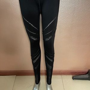 ALO YOGA LEGGINGS